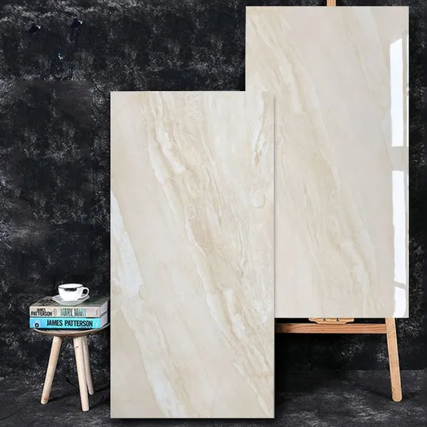 Mẫu gạch khổ lớn Big Slab vân đá marble màu kem sang trọng.